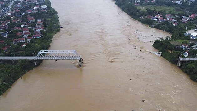 Tajfun Yagi si ve Vietnamu vy��dal nejm�n� 59 ob�t� a stovky zran�n�ch.(9. z��� 2024)