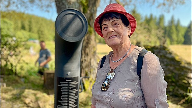 Sta zatoit klikou a pchoz mohou z nov instalovanho Poesiomatu v zanikl osad Knigsmhle vyslechnout povsti, psn a vzpomnky na historii.