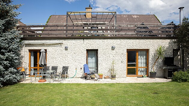 Rozlehl� zahrada poskytuje dostatek prostoru pro relaxaci, zahradni�en� i posezen� s rodinou �i p��teli.