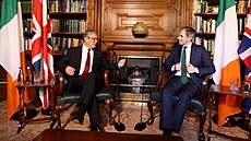 Britský premiér Keir Starmer (vlevo) navtívil Irsko, kde se setkal se svým...