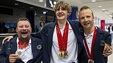 etí medailisté z paralympijských her: stolní tenista Jií Suchánek a plavci...