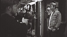 Osmidílný dokumentární seriál zavede diváky po praských hospodách, výepech a...