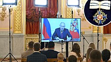 Rodiny vyznamenané ádem rodiovské slávy (ve výezu) se úastní setkání s...