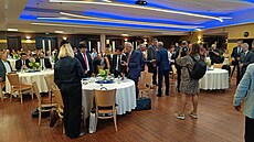 Chystá se konference ve Vali na Tebísku, kam dorazil i premiér eské...