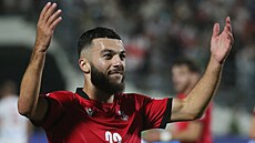 Gruzínský úto�ník Georges Mikautadze slaví sv�j gól v utkání proti �esku.