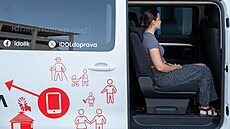 Osmimístné autobusy na objednávku mají zachovat dopravu v místech, kde se...