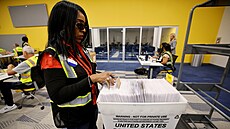 Severní Karolína jako první stát v USA zaala rozesílat volim korespondenní...