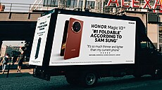 Reklama na smartphone Honor na veletrhu IFA 2024 v Berlín�