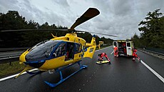 Zranného idie dodávky transportoval vrtulník do budjovické nemocnice.