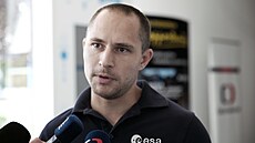 Vláda p�edstavila projekt �eská cesta do vesmíru, kterým chce motivovat �koláky...