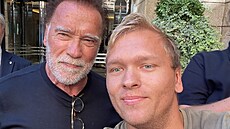 Arnold Schwarzenegger a Ondej Untermller alias Kluk s kamenm (Praha, 8. z...