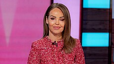 Katie Piperová coby moderátorka po�adu Loose Women (b�ezen 2024)