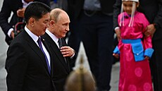 Ruský prezident Vladimir Putin a mongolský prezident Uchnágín Chürelsüch se...