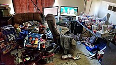 Nepo�ádek v byt� streamera Asmongolda