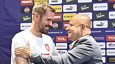 Nový sportovní manaer eské reprezentace Tomá Hübschman s pedsedou FAR...