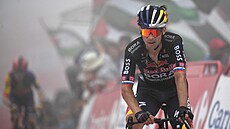 Primo� Rogli� v cíli 15. etapy Vuelty