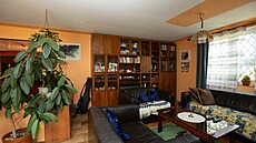 P�vodn� m�lo jít o krytý bazén, nakonec zde v�ak vznikl útulný obývací pokoj.