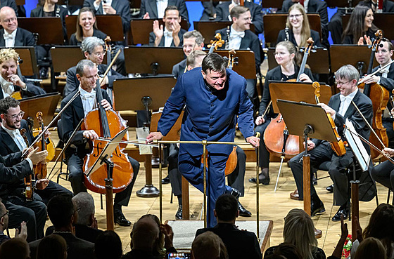 Vídetí filharmonikové s dirigentem Christianem Thielemannem vystoupili v...