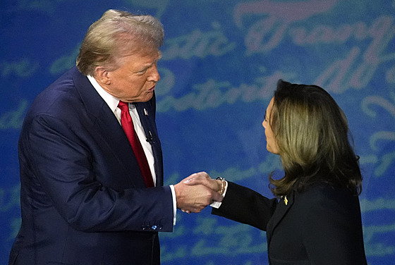 Donald Trump a Kamala Harrisová bhem debaty na stanici ABC News (11. záí 2024)