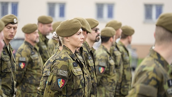 Vojáci z P�áslavic p�ipraveni vyrazit vst�íc odklízení následk� ni�ivých...