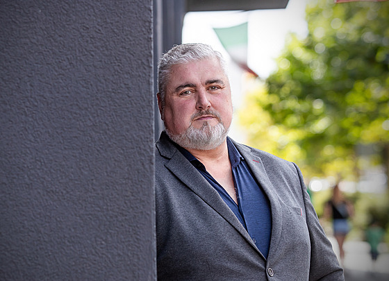 Radek Baant vede do krajských voleb obanské hnutí Písaha, v politice jsou...