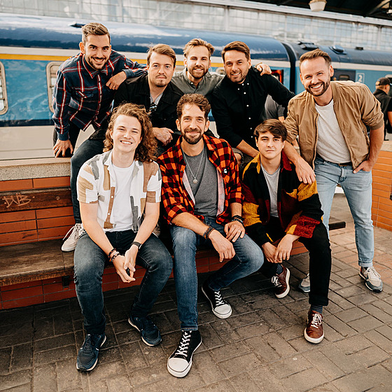 TRENDY V KLIPECH: Ektor ukázal plnou O2 arenu, Jeleni jsou Všudezdejší ...