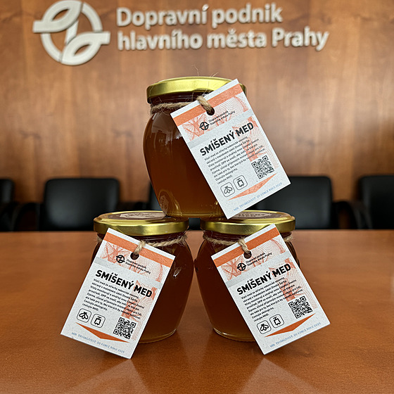 Med DPP pochází z nektaru sbíraného v Divoké árce.