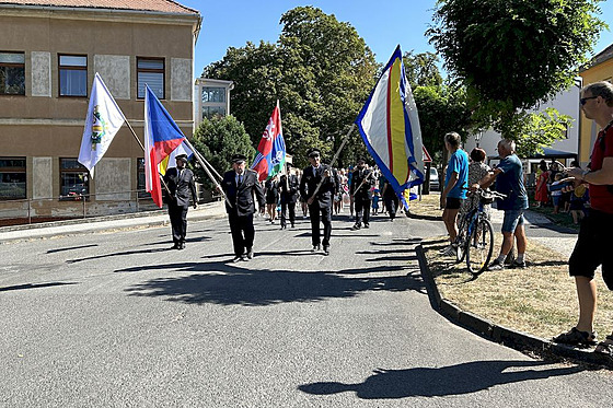 Slavnostní pr�vod.