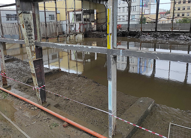 Miliardové škody. Záplavy zničily halu, koupaliště či stadiony, sčítá Opava