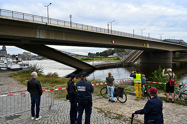 Zřícený most může v Drážďanech zhoršit záplavy. Česko odmítlo snížit průtok Labe