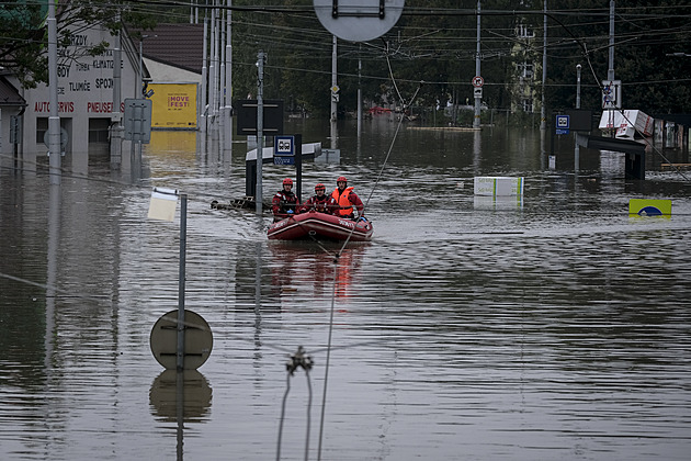 Policie v Ostravě řeší první případ rabování. Věřím, že sobecké grázly čekají nejtvrdší postihy, říká hejtman