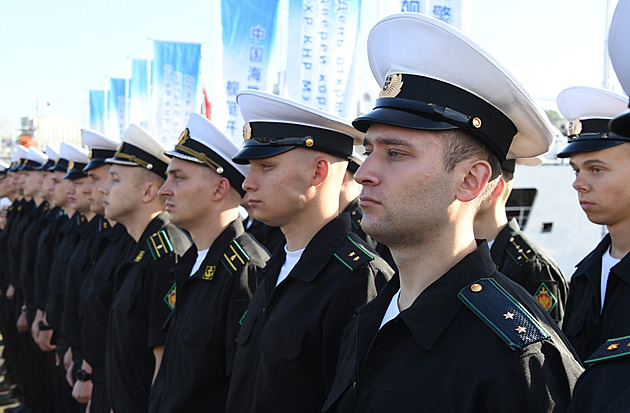 Ruské a čínské lodě vypluly do Pacifiku. Trénovaly obranu proti ponorkám