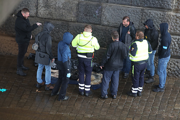 Pražští policisté vylovili z Vltavy tělo muže, ve vodě bylo několik týdnů