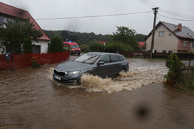 V Jeseníkách je na třech místech extrémní povodeň, Olomouc čeká dvacetiletá voda