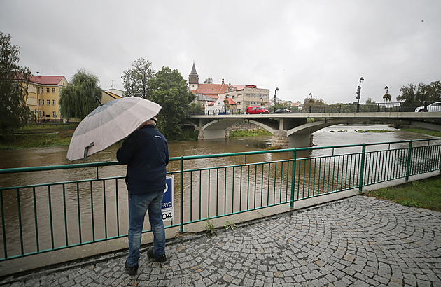Řeky rychle stoupají v Jeseníkách, Bělá předčila prognózy. Ohroženo 14 míst