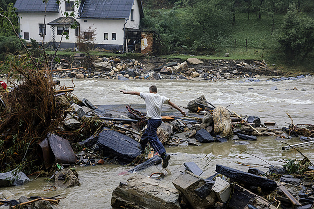 Na Jesenicku čeká demolice nejméně dvacet domů, zásoby dovezou vrtulníky
