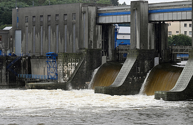 Zastavená lodní doprava, zavřené náplavky. Vltava se v Praze zvedne o 80 cm