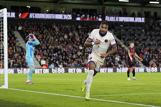 Liverpool prohrál doma, Haaland dal další dva góly, Souček střídán v půli