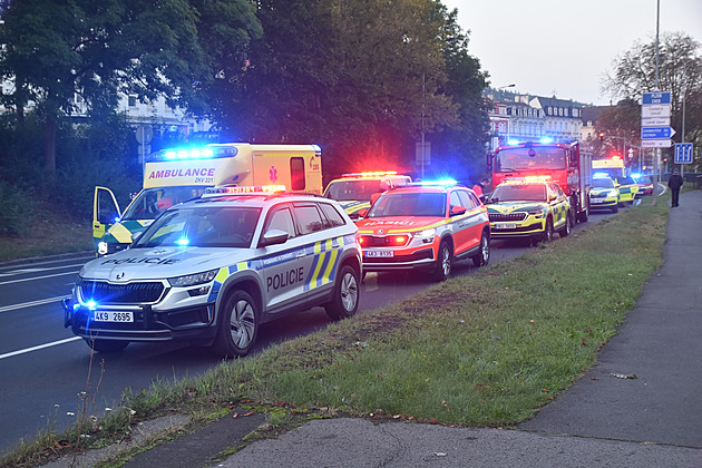 Nehoda na Karlovarsku zastavila hlavní tah na Prahu, objíždělo se přes Bochov