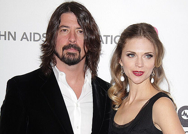 Byl jsem nevěrný, mám nemanželské dítě, šokoval Dave Grohl z Foo Fighters