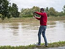 V mst sti tpnice v Uherskm Hraditi se chystaj na mon zplavy. (z...