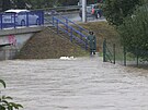 Situace ve Splavn ulici u potoka Porubky v Ostrav - Porub byla stle vce...