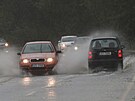 Zaplaven Polaneck ulice mezi ostravskmi stmi Svinov a Polanka nad Odrou....