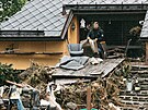 V Jeseníku brala voda ve, co jí pilo do cesty - i rodinné domy. (16. záí...