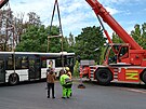 Piblin kolem poledne zahjili drn hasii vyproovn autobusu z...