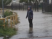 Situace ve Splavní ulici u potoka Porubky v Ostrav - Porub byla stále více...