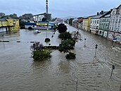 Osmdesát procent Krnova zalila voda ze dvou ek. Na fotografii jindy velmi...