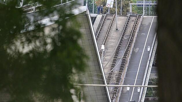 V Dranech se ztila st mostu Carolabrcke, kter je klovou dopravn tepnou. (11. z 2024)