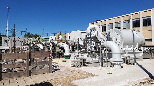 Nov� pumpy ropovodu TAL instalovan� v italsk�m Terstu v r�mci projektu TAL PLUS, jeho� hlavn�m realiz�torem je spole�nost MERO �R. (10. z��� 2024)