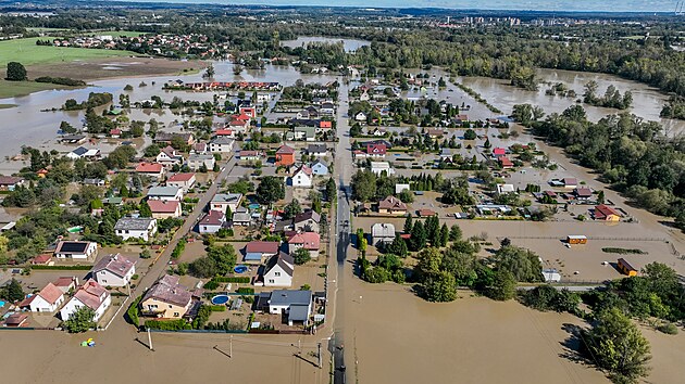 Pohled z dronu na povodovou situaci v mstsk sti Ostrava-Koblov (15. z 2024)